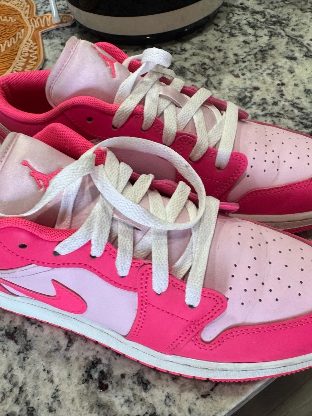Nike size neon